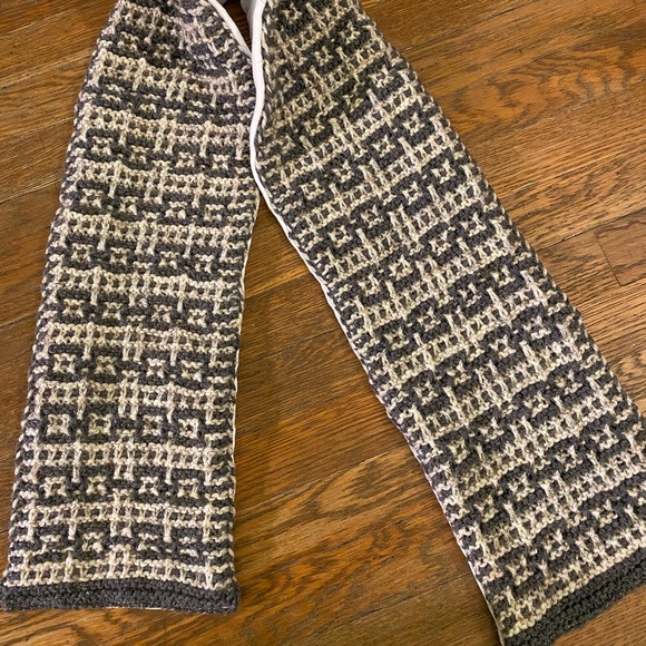 Hand knit ritzy scarf NEW - Picture 3 of 4